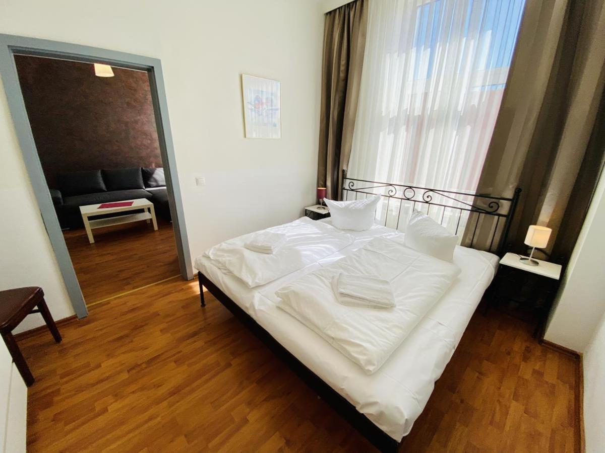 Doppelzimmer Zapfhahn, Direkt Am Alten Strom Rostock Luaran gambar